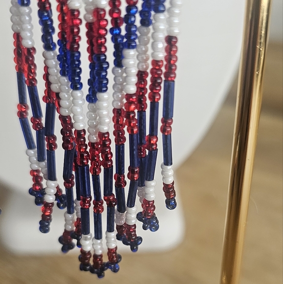 Vintage Native American Inspired Tri-Color Beaded Earrings. - Picture 3 of 4
